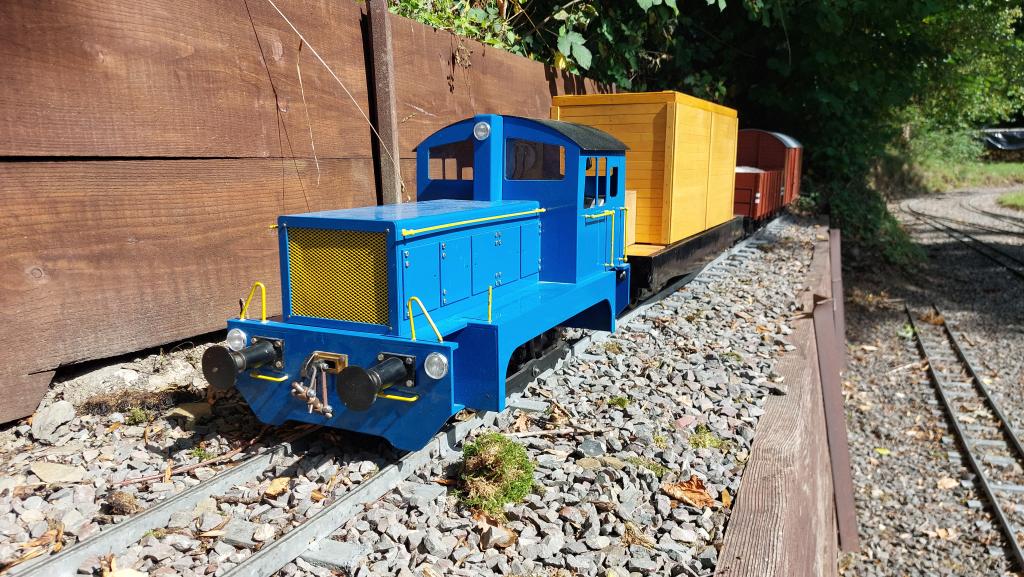 Werkslok mit Kurzzug