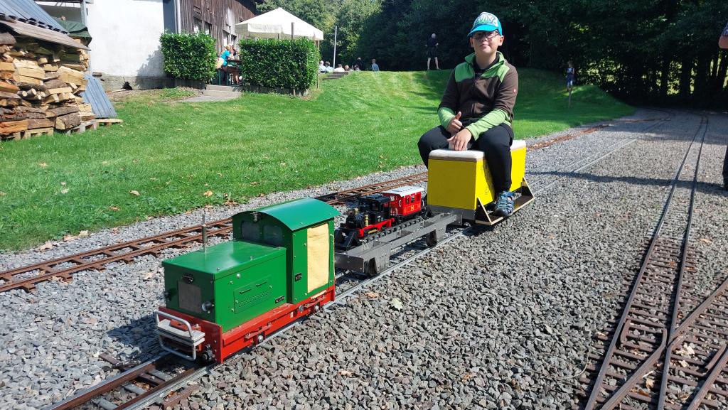 Kleinlok mit besonderer Fracht