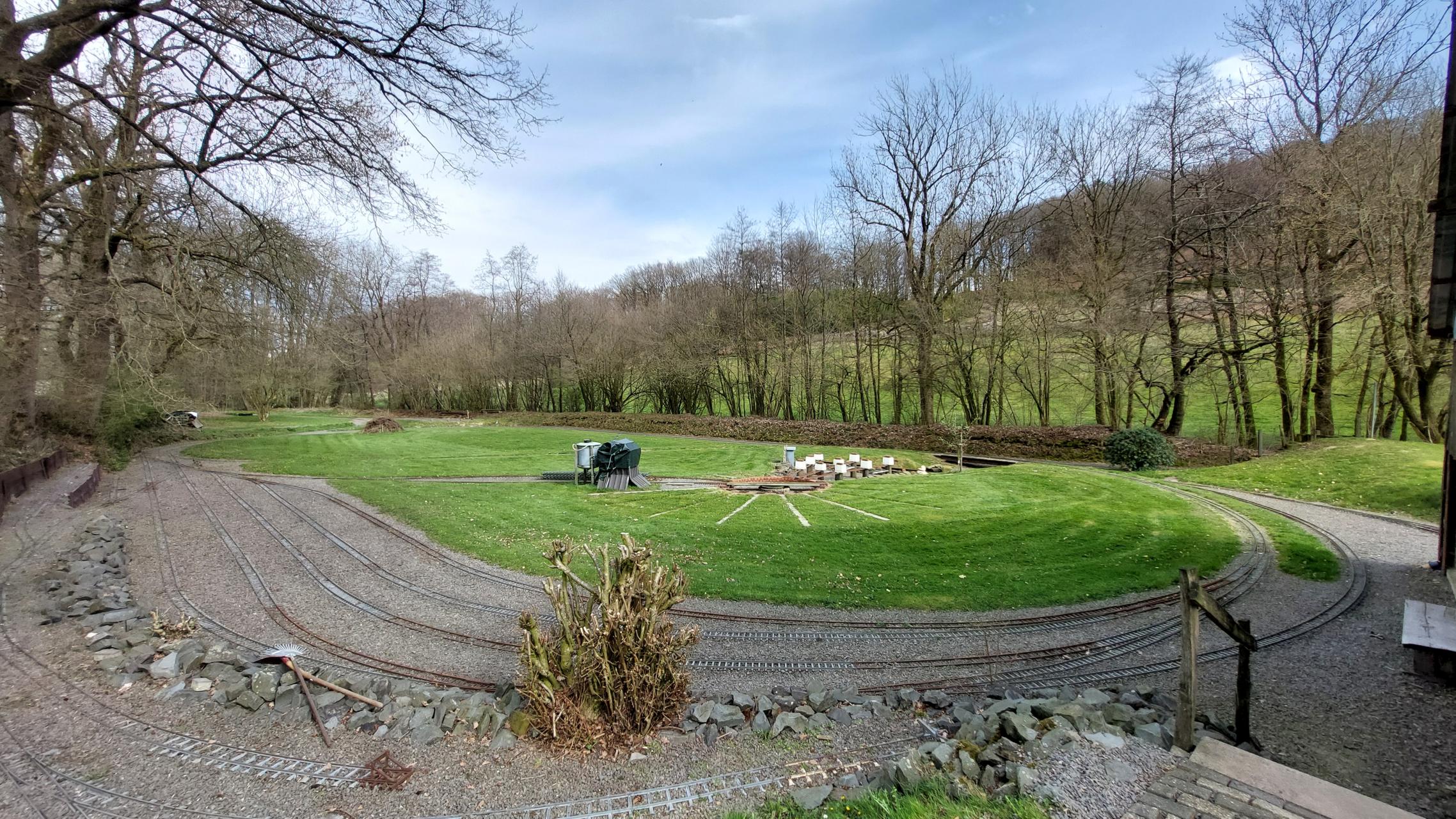 Anlage oben - es grünt