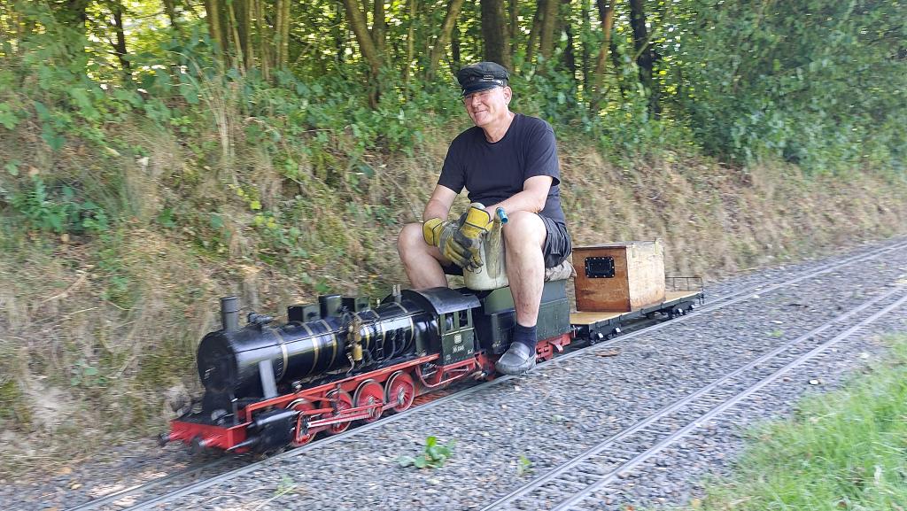 BR55 mit lächelndem Personal